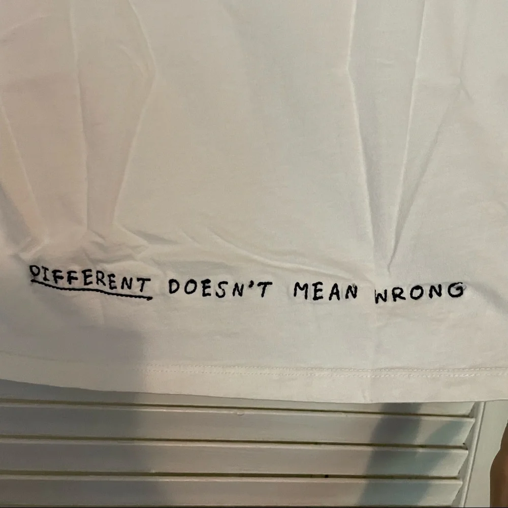 Cropped Tee - Picture 4 of 4